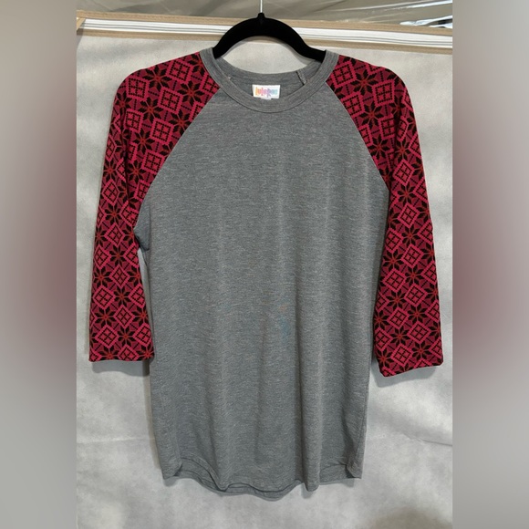 LuLaRoe Tops - LulaRoe Randy Top
